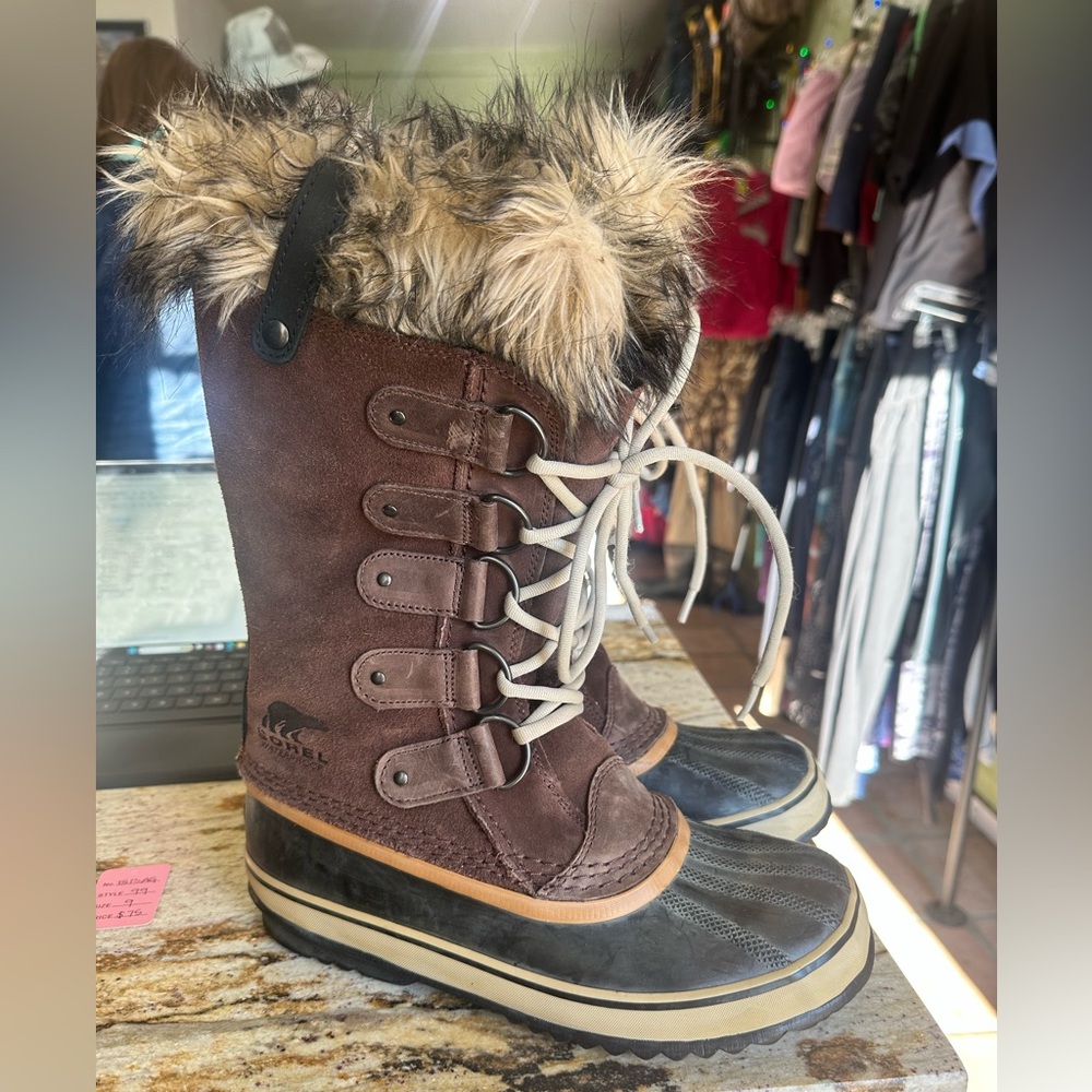 Sorel faux fur and leather winter boots.